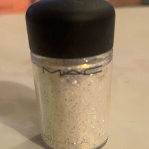 MAC Iridescent Glitter Pigment